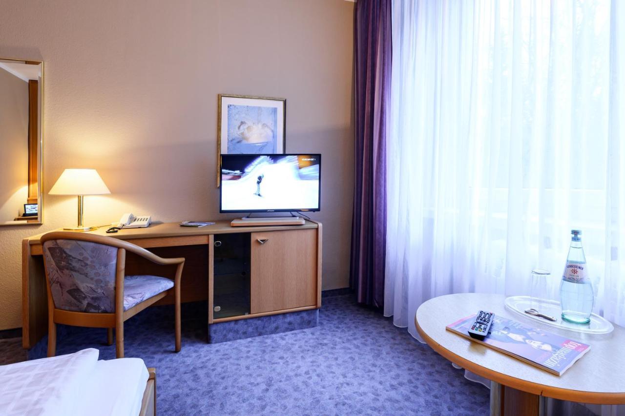 Waldhotel Berghof Луизенталь Экстерьер фото