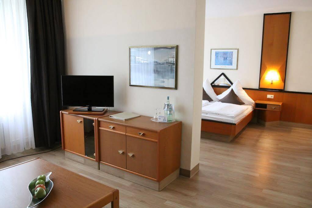 Waldhotel Berghof Луизенталь Экстерьер фото